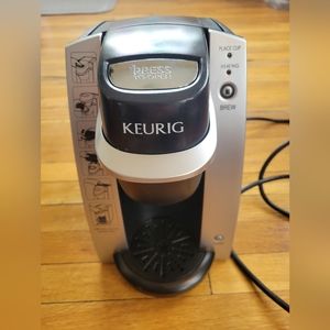 Single Serve Keurig Black and Silver